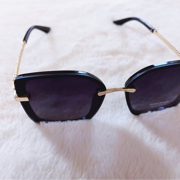 Gia Black Elegant Chain Link Oversized Sunglasses - Picture 3 of 9